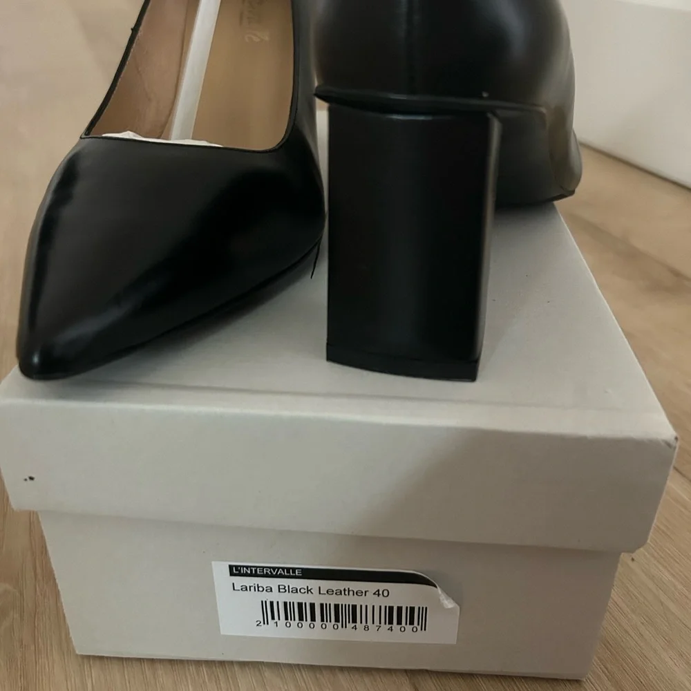 NEW - L’INTERVALLE - Black heels - Picture 3 of 4